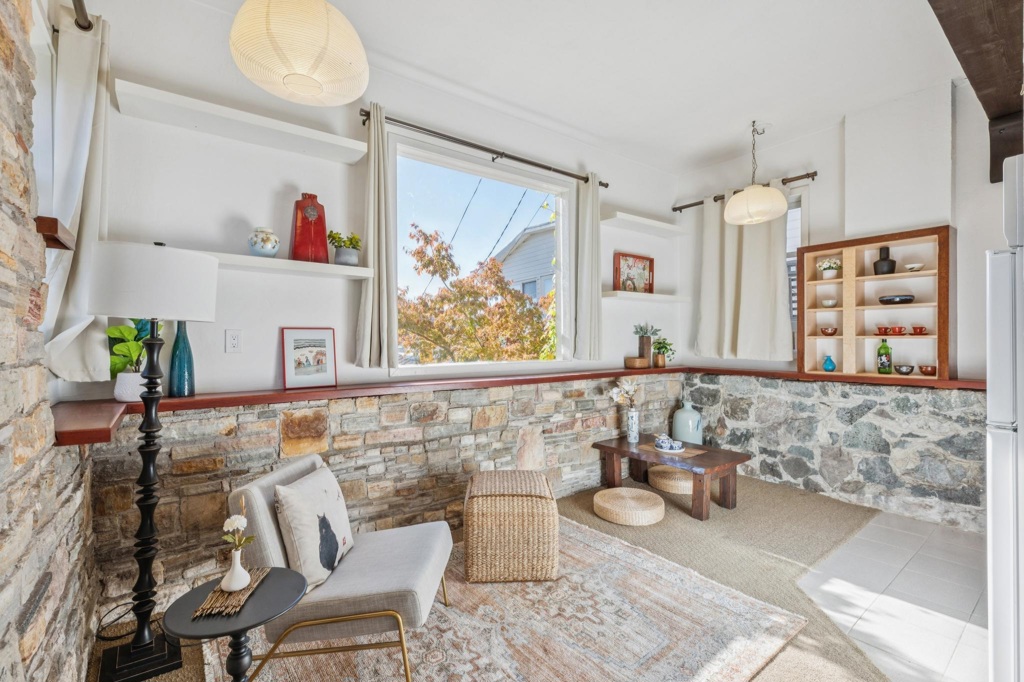 28 Marina Court Dr