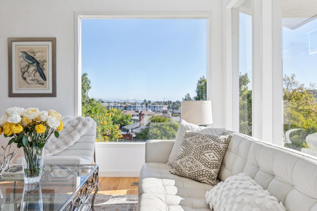 28 Marina Court Dr