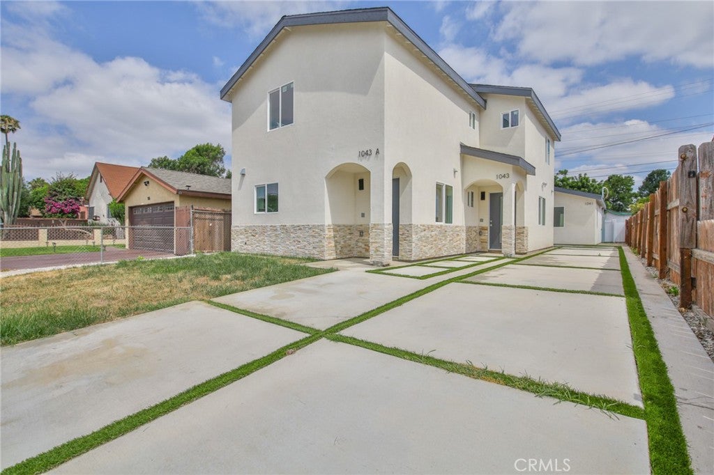 1043 W 151st Street