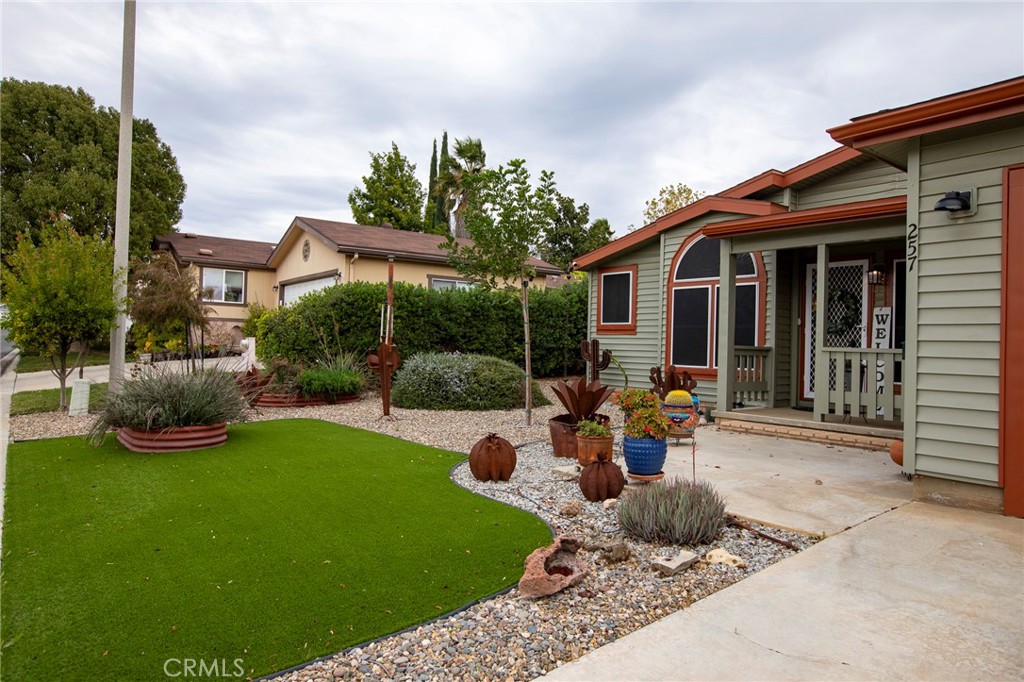 10961 Desert Lawn 257