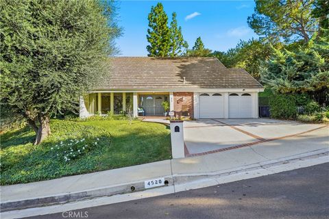 Photo of 4520 Cezanne Avenue, Woodland Hills, CA 91364 (MLS # SR25259288)