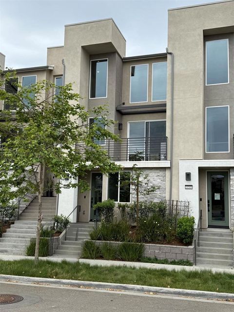 10507 Coupland Way Mira Mesa CA 92126