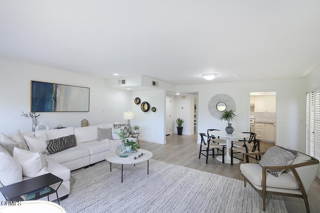 150 S Michigan Avenue 201