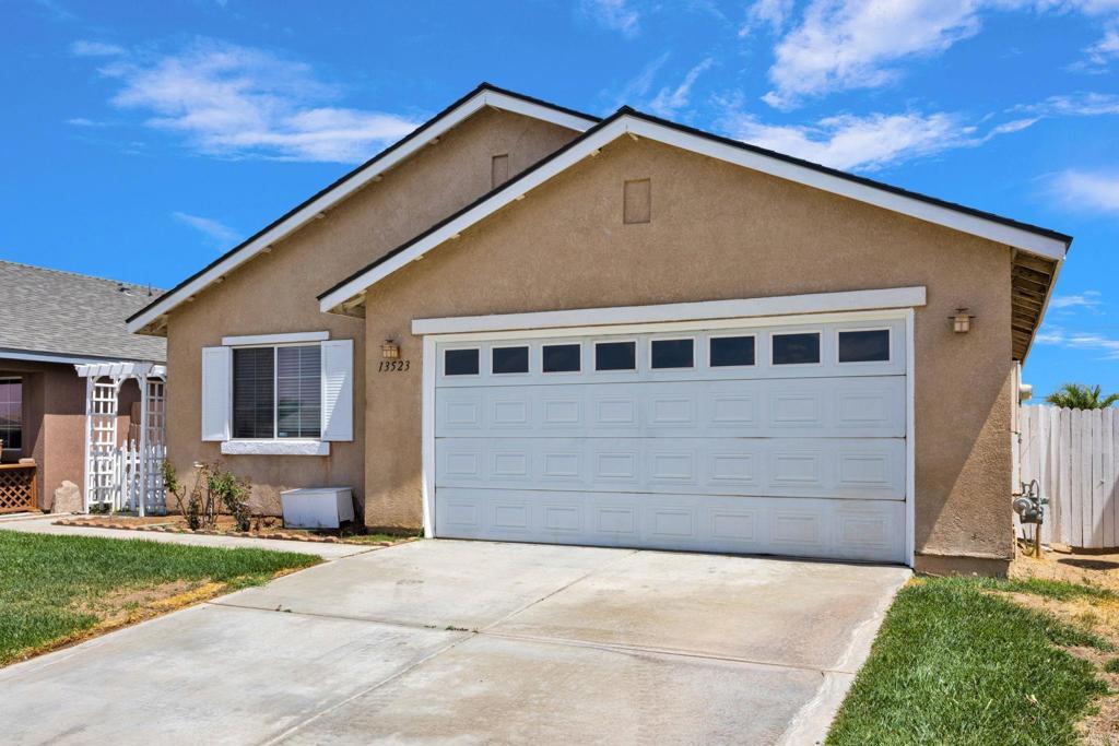 13523 Merry Oaks