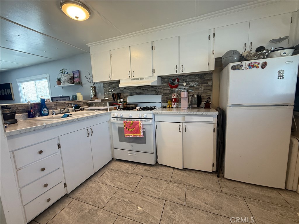 1618 W 132nd 17