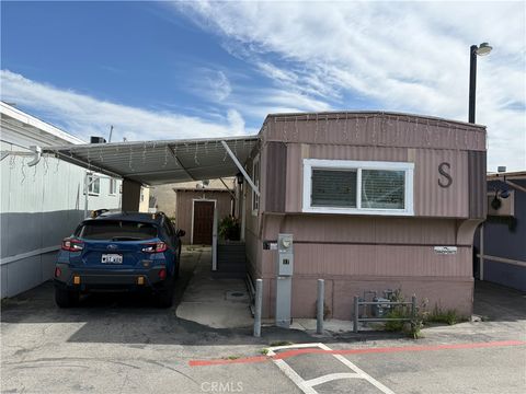 Photo of 1618 W 132nd St #17, Gardena, CA 90249 (MLS # DW26019937)