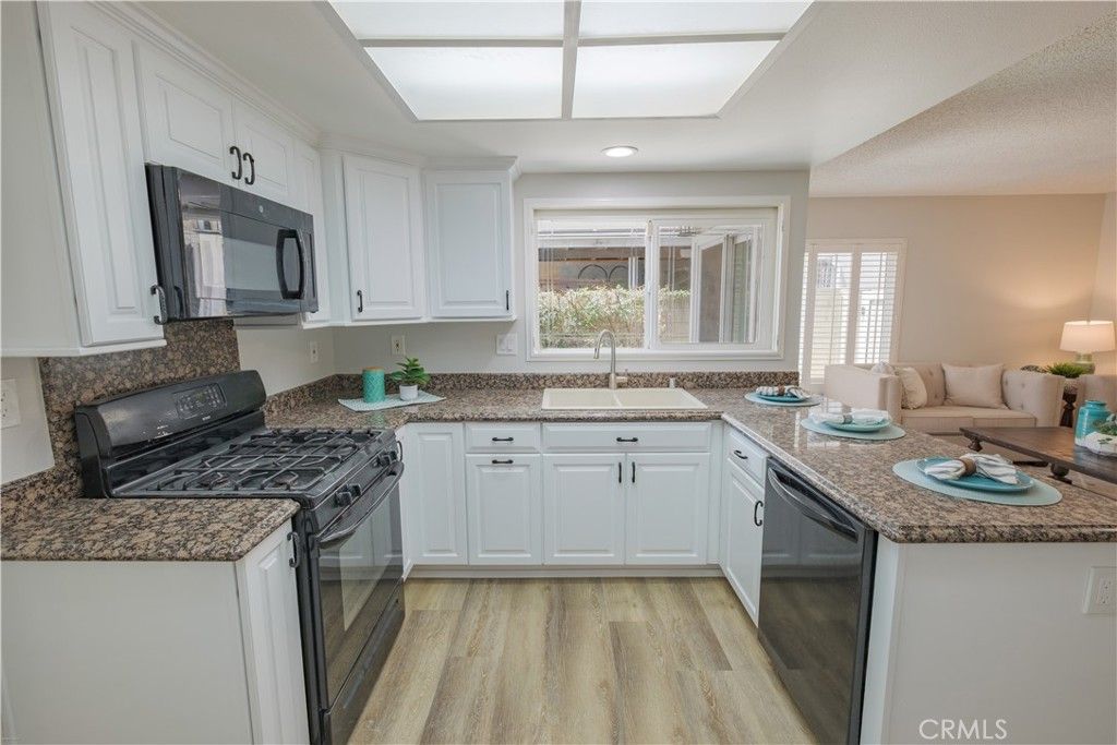 listing image 130728478458498070148