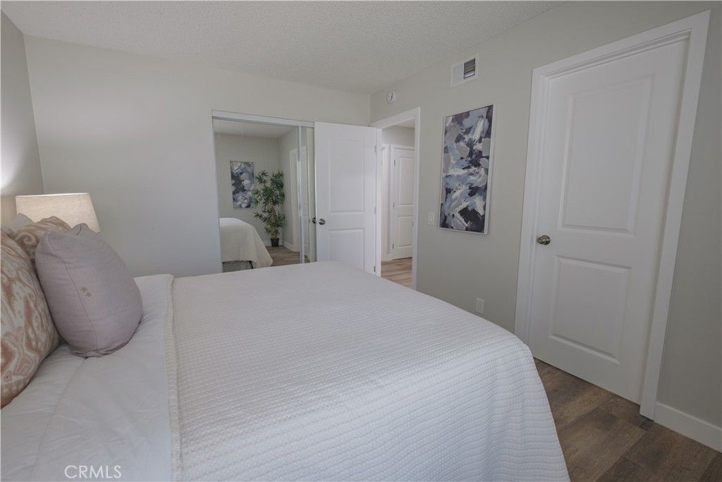listing image 130723233343415857469