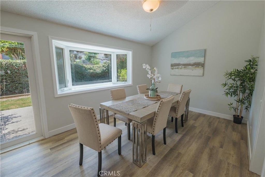 listing image 130729225254651007058