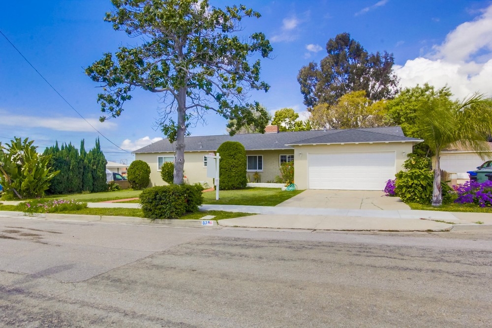 Beautiful single level Mid century home on a big lot and a quiet Cul-de-Sac neighborhood just a few blocks from 805 Freeway and very close to down town Chula Vista. HUGE patio with BBQ area and lots of potential. Bonus room that can be used as an office/bedroom. House has been well maintained by owner since 1973. Roof has been repaired 4 yrs ago for $17,000 Neighborhoods: Chula Vista Equipment: Garage Door Opener Other Fees: 0 Sewer: Public Sewer Topography: LL