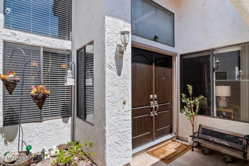 1425 Calle Lozano