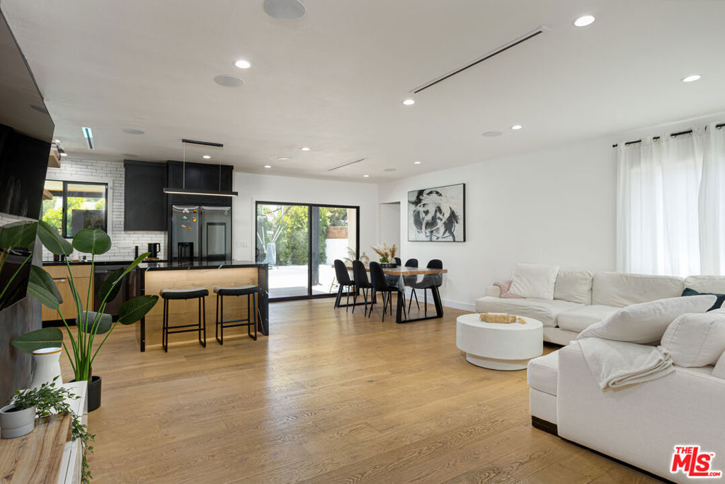 Properties 2 6610 Farralone Avenue