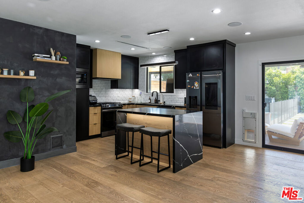 Properties 4 6610 Farralone Avenue