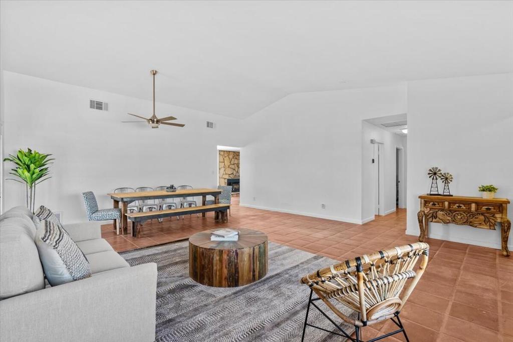 4374 Linda Lee Drive