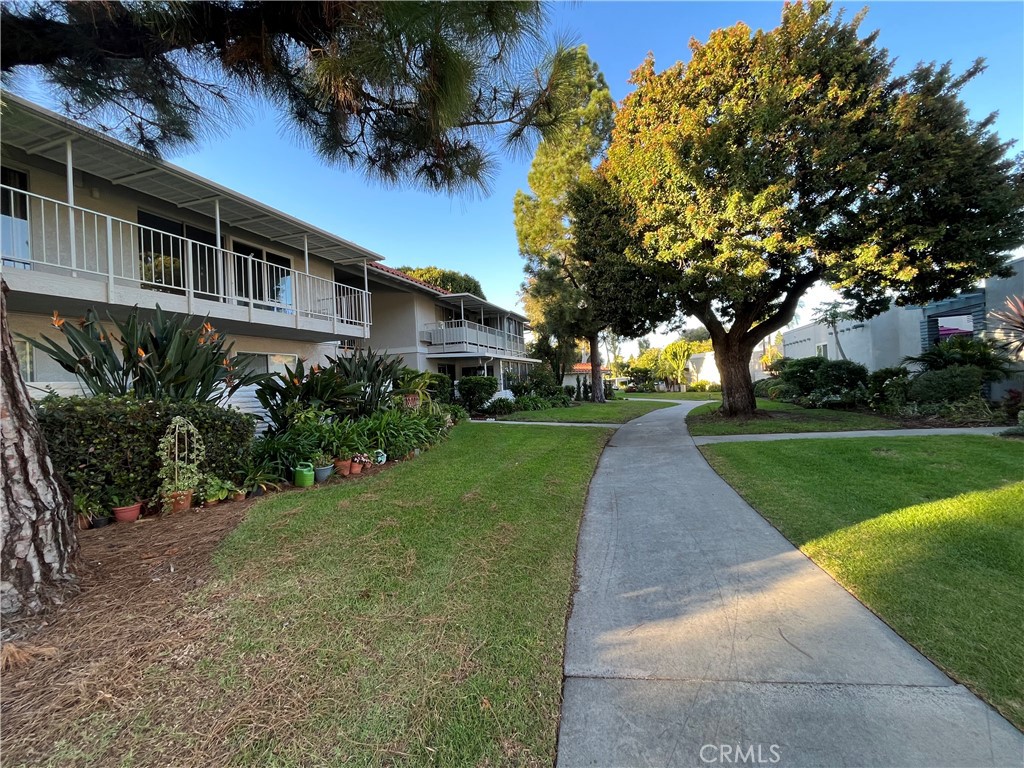953 Avenida Carmel, Unit B