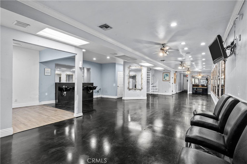 2517 W Beverly Boulevard