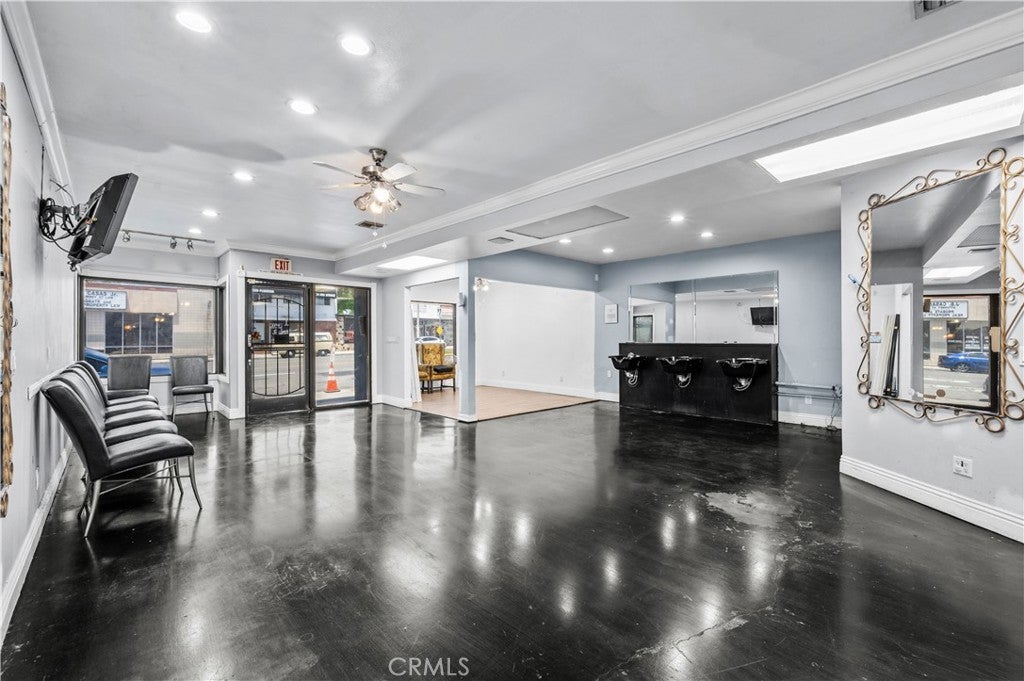 2517 W Beverly Boulevard