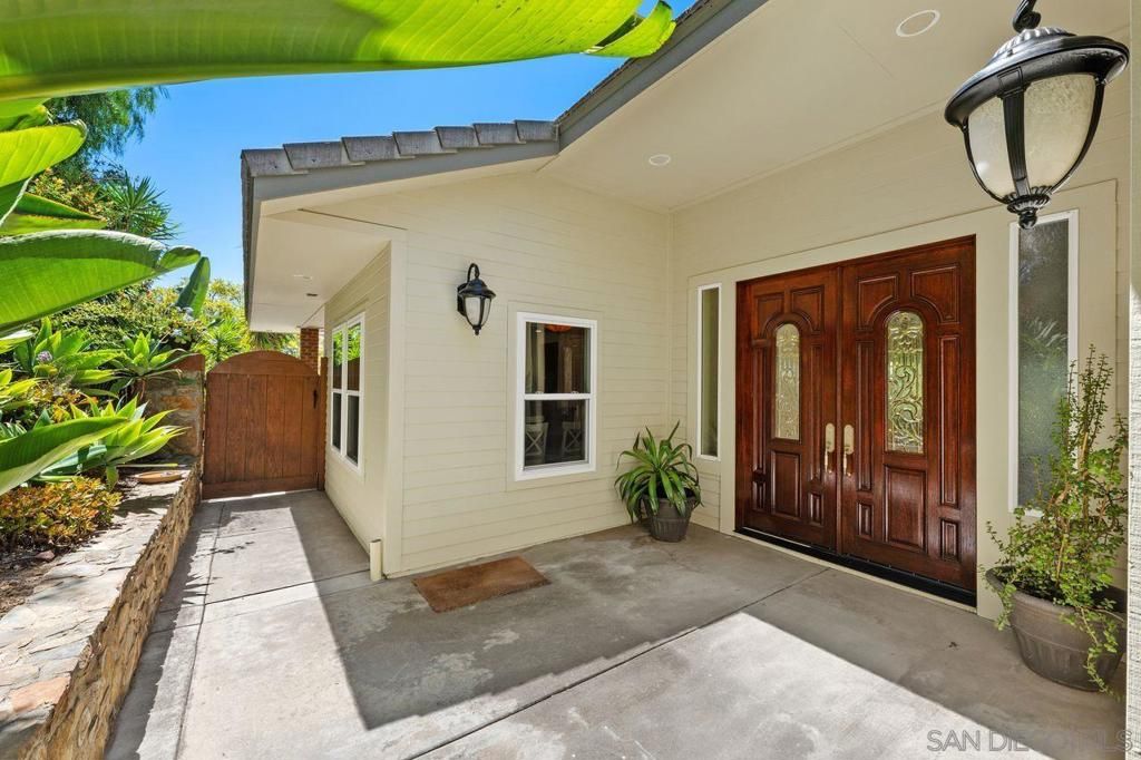 Photo of 17035 Rio Maria Rd Rd, Lakeside, CA 92040 (MLS # 260010393SD)