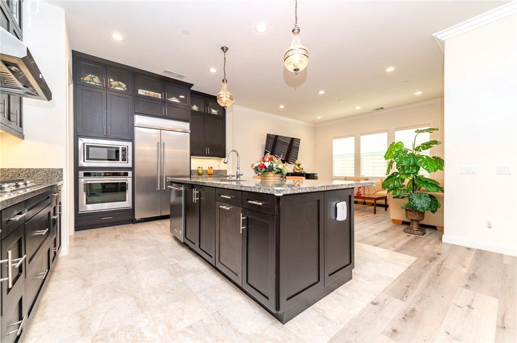 160 Palencia, Irvine CA 92618 - Photo 7