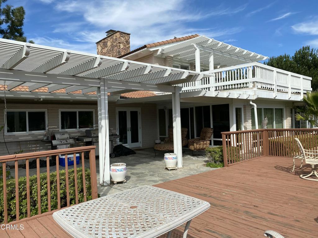 Welcome to this serene and private home offering panoramic views. The home and it's location provide rural peacefulness with urban convenience. Take advantage of the nearly 3.3 acres of land which offers plenty of opportnity to create your dream property.