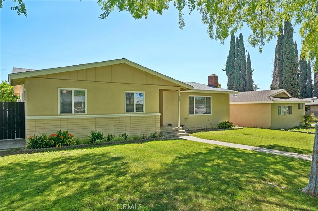 596 N Palm Avenue
