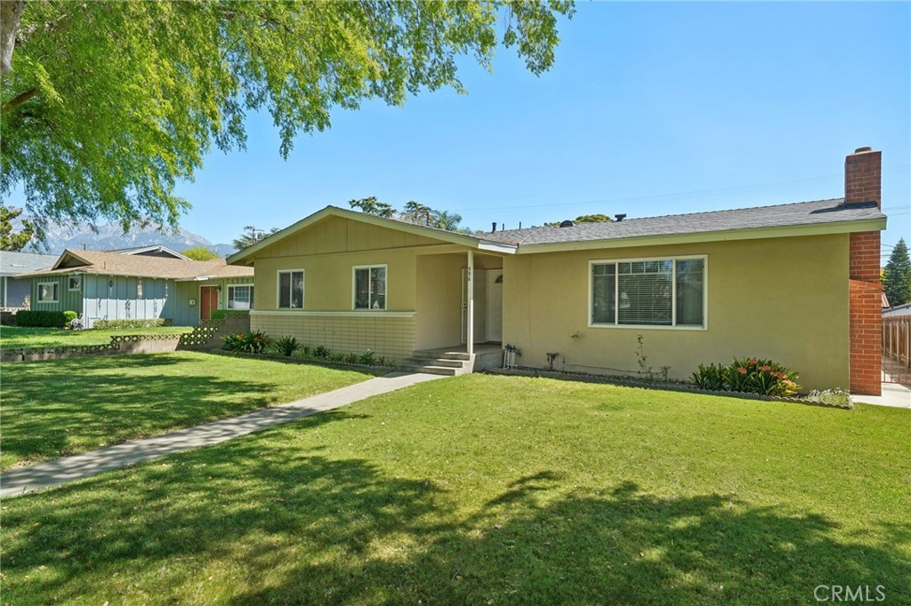 596 N Palm Avenue