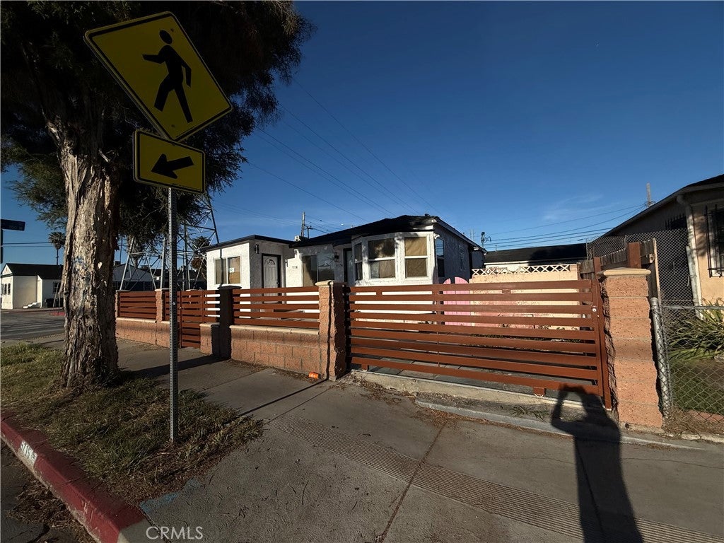 9715 S Hoover