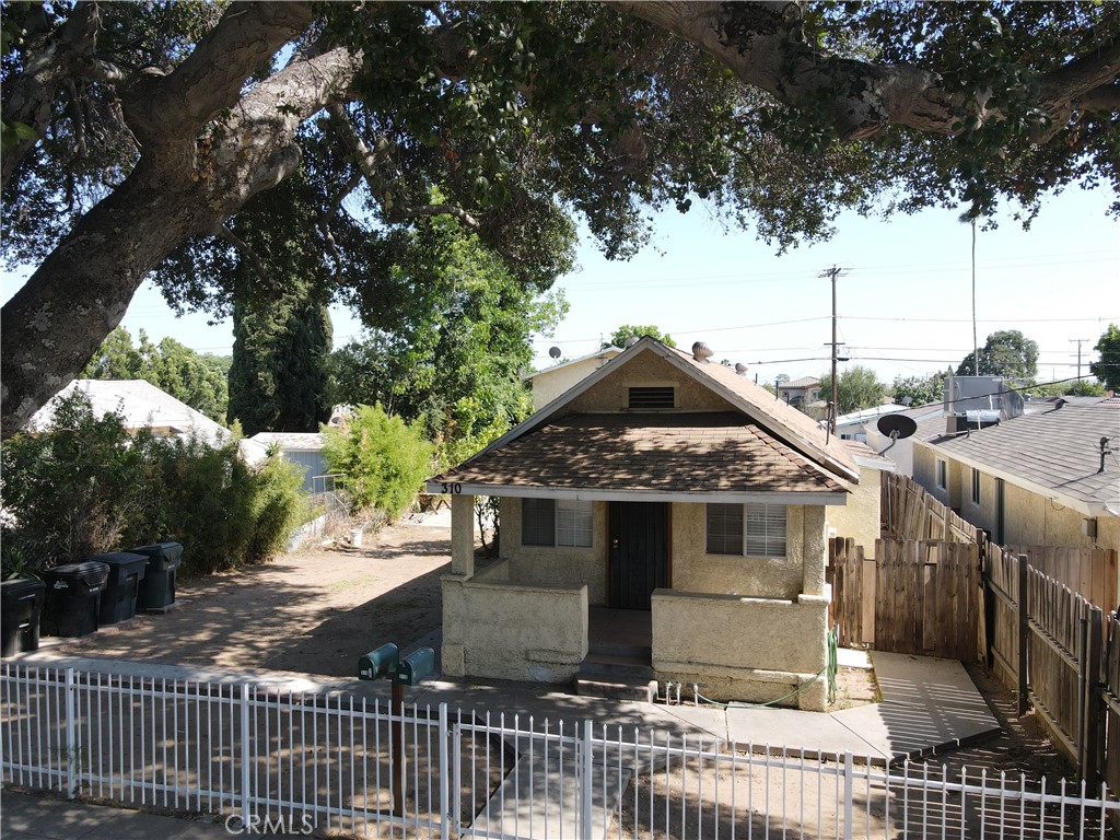310 E Angeleno Avenue