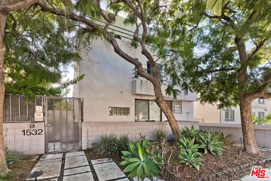 Photo of 1532 9th Street #8, Santa Monica, CA 90401 (MLS # 26992631)
