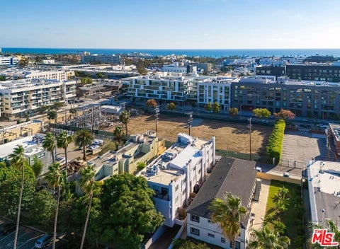 Photo of 1532 9th Street #8, Santa Monica, CA 90401 (MLS # 26992631)
