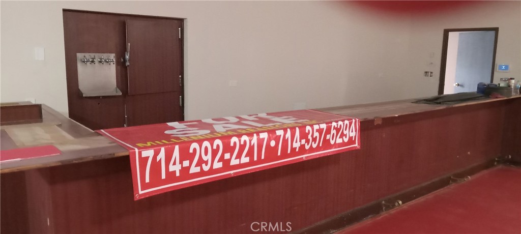 2513 W Edinger Avenue