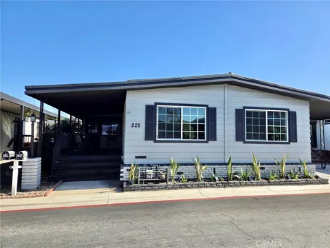 21851 Newland St Unit 225, Huntington Beach, CA 92646 - MLS#: PW26000376
