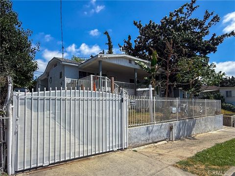 Photo of 258 N Benton Way, Los Angeles, CA 90026 (MLS # DW25107280)