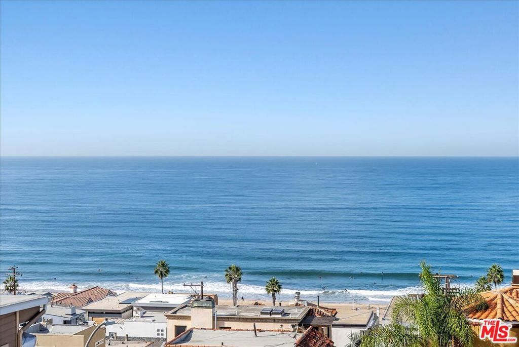 Photo of 4113 Crest Drive, Manhattan Beach, CA 90266 (MLS # 25596453)