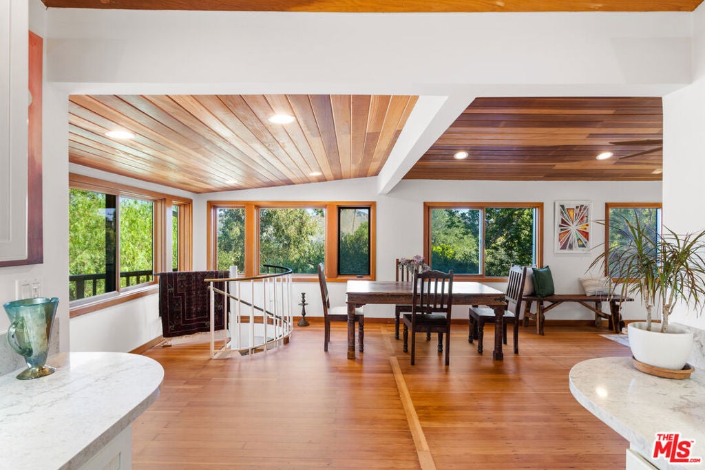 1239 Fernwood Pacific Drive