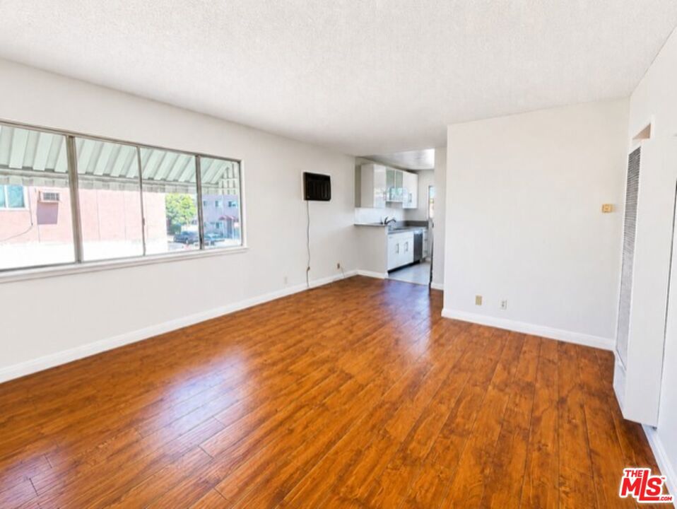 7137 Coldwater Canyon Avenue 12