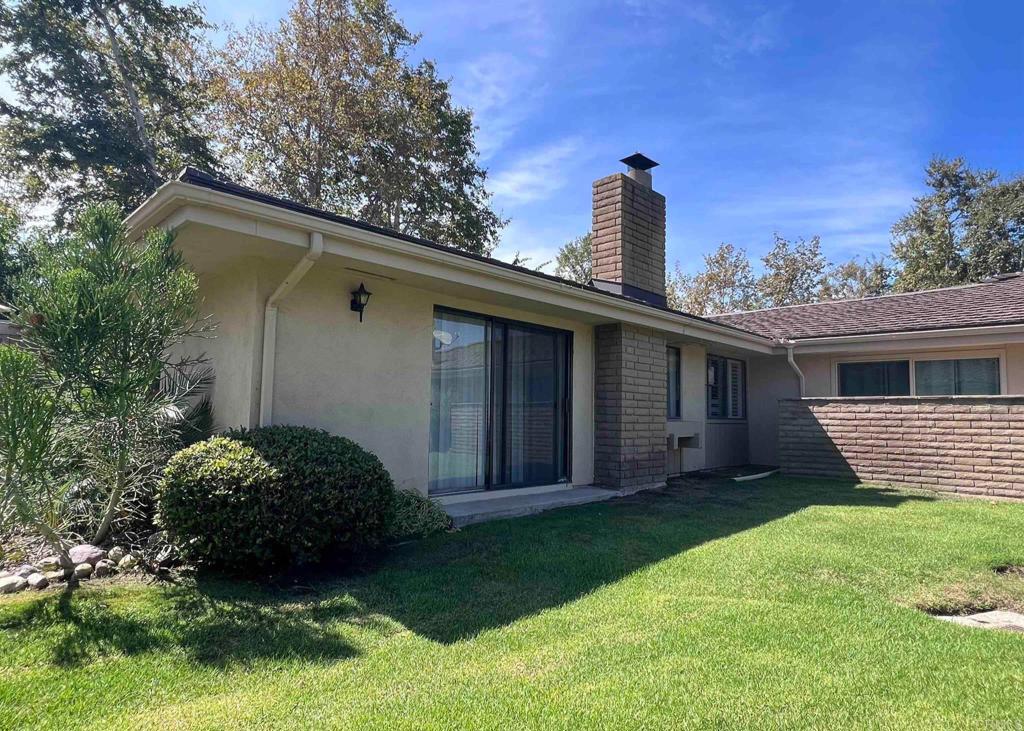 27541 Avenida Larga