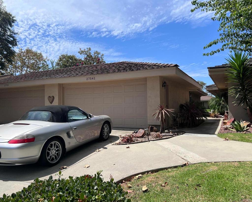 27541 Avenida Larga