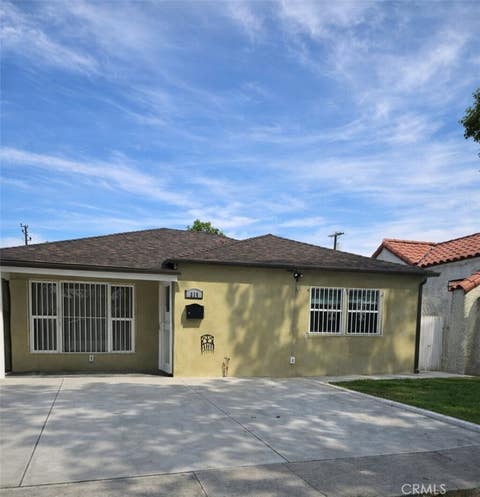 Photo of 819 E 85th Street, Los Angeles, CA 90001 (MLS # FR26160920)