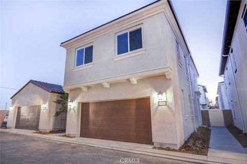 Photo of 350 Palm Ave, Rialto, CA 92376 (MLS # WS26054526)