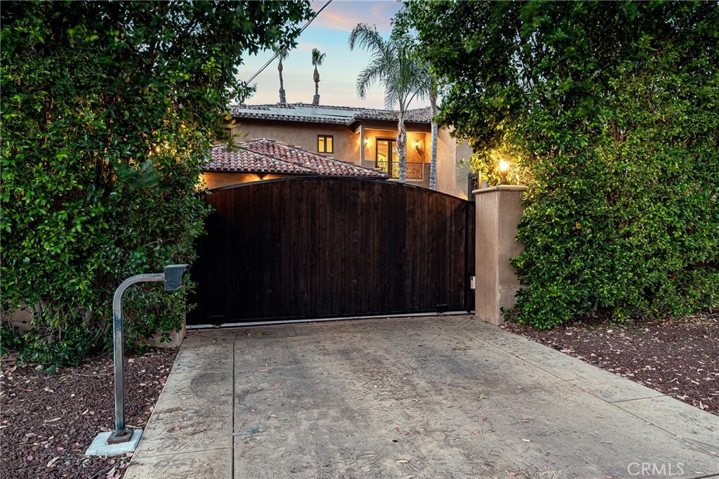 23115 Erwin Street