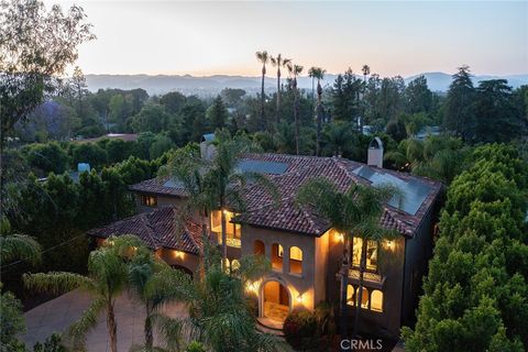 23115 Erwin Street Woodland Hills CA 91367