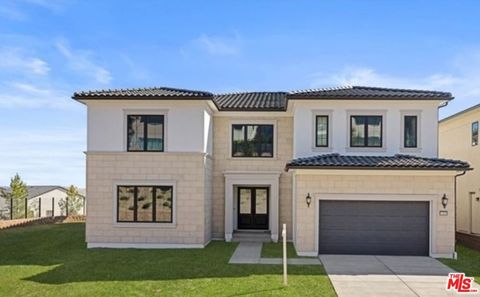 Photo of 11800 W Tudor Court, Porter Ranch, CA 91326 (MLS # 26660289)