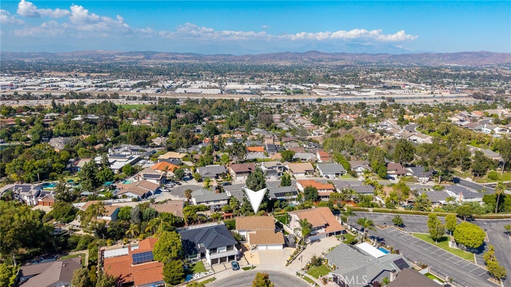 5217 E Rolling Hills Drive