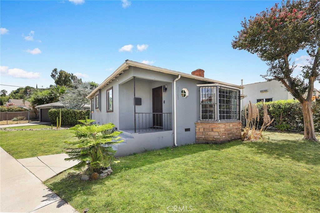 2500 Carlos St