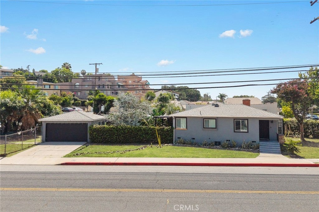 2500 Carlos St