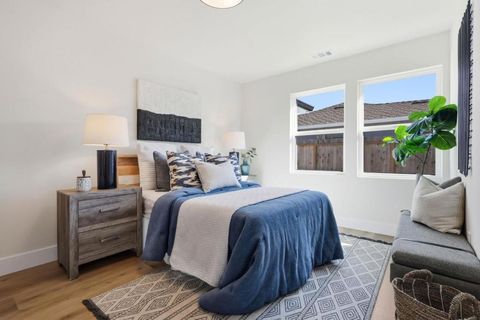 Tiny photo for 3234 Hoover Street, Redwood City, CA 94063 (MLS # ML82037591)