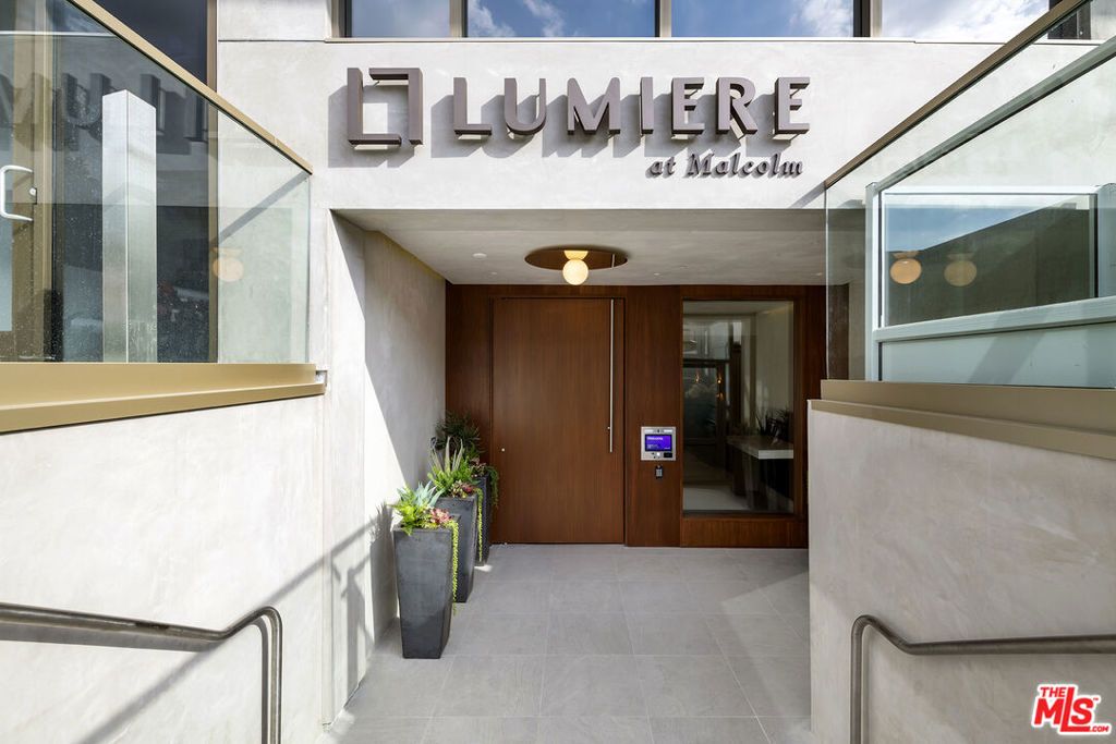 Photo of 1644 Malcolm Avenue #420, Los Angeles, CA 90024 (MLS # 25609267)