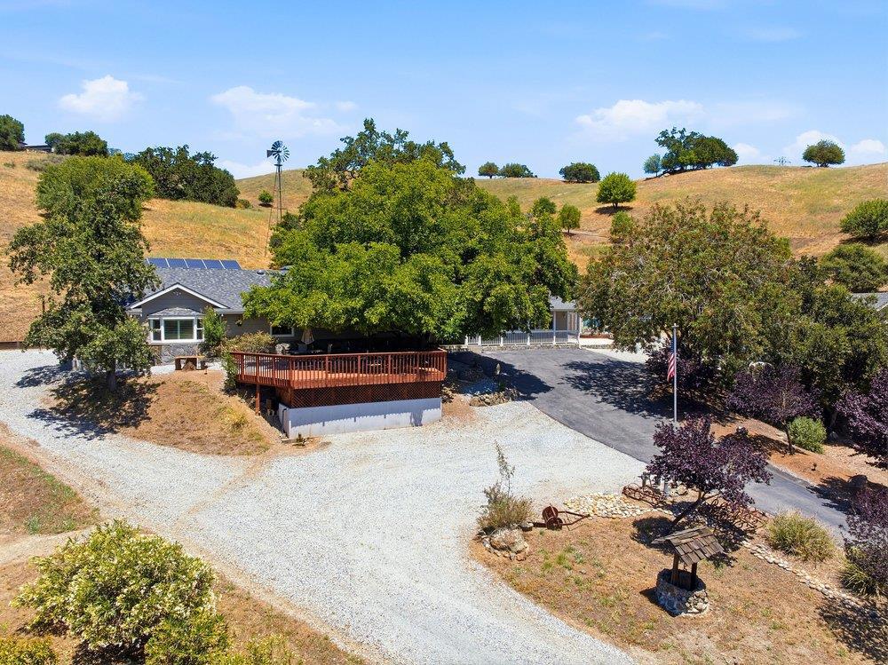 1755 Paradise View