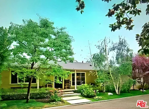 MLS: 26986839